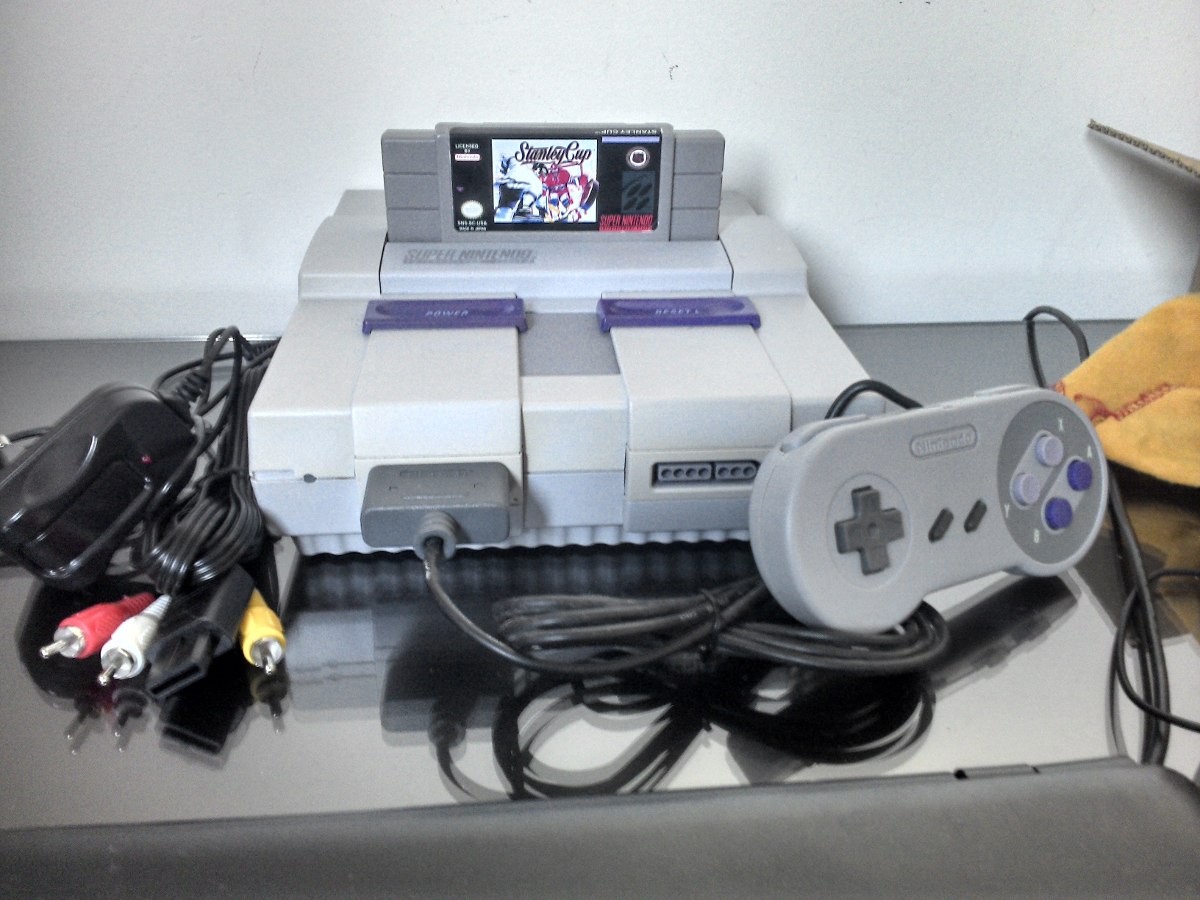 super nintendo 1 controle 1 jogo.